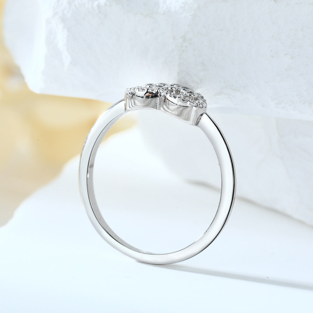 Damen Ring mit herzförmigem Design und funkelndem Zirkonia-Besatz Shop Nory