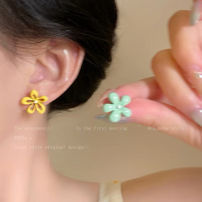 Damen Ohrringe mit charmantem Blumenmotiv aus hochwertigem Material Shop Nory