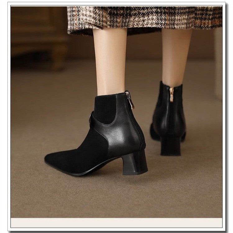 Damen elegante spitze Velours-Ankle-Boots mit mittelhohem Blockabsatz und Zierspange Shop Nory