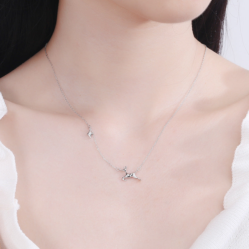Damen Halskette mit stilvollem Reh-Design und funkelnden Akzenten Shop Nory