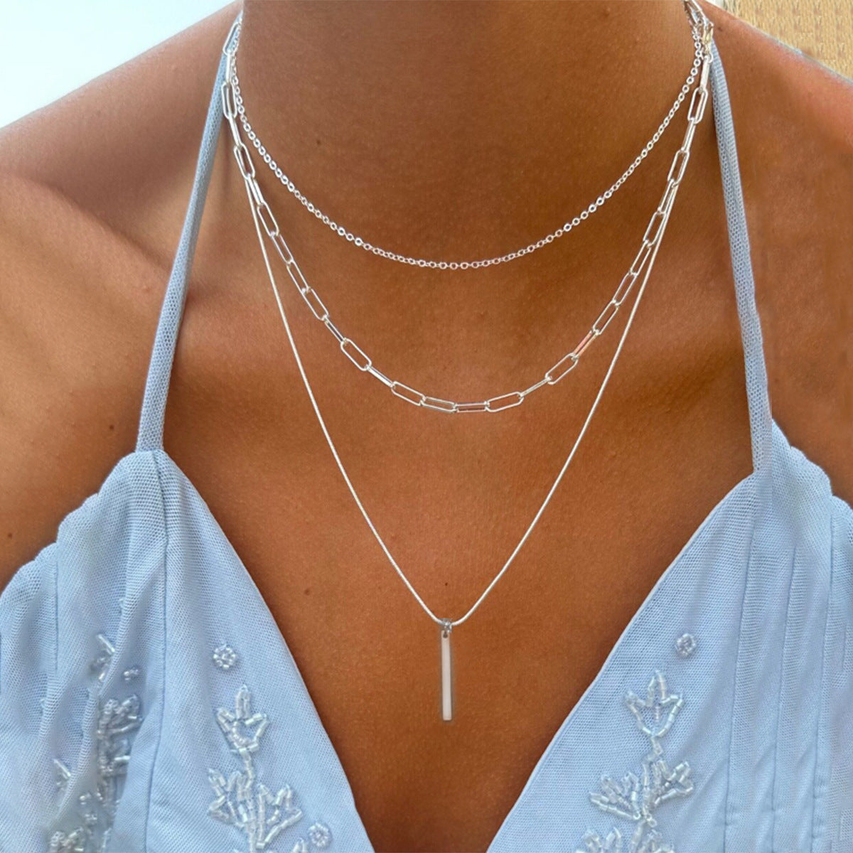 Damen mehrlagige Halskette im modernen Design mit Glieder- und Zirkonia-Akzenten Shop Nory