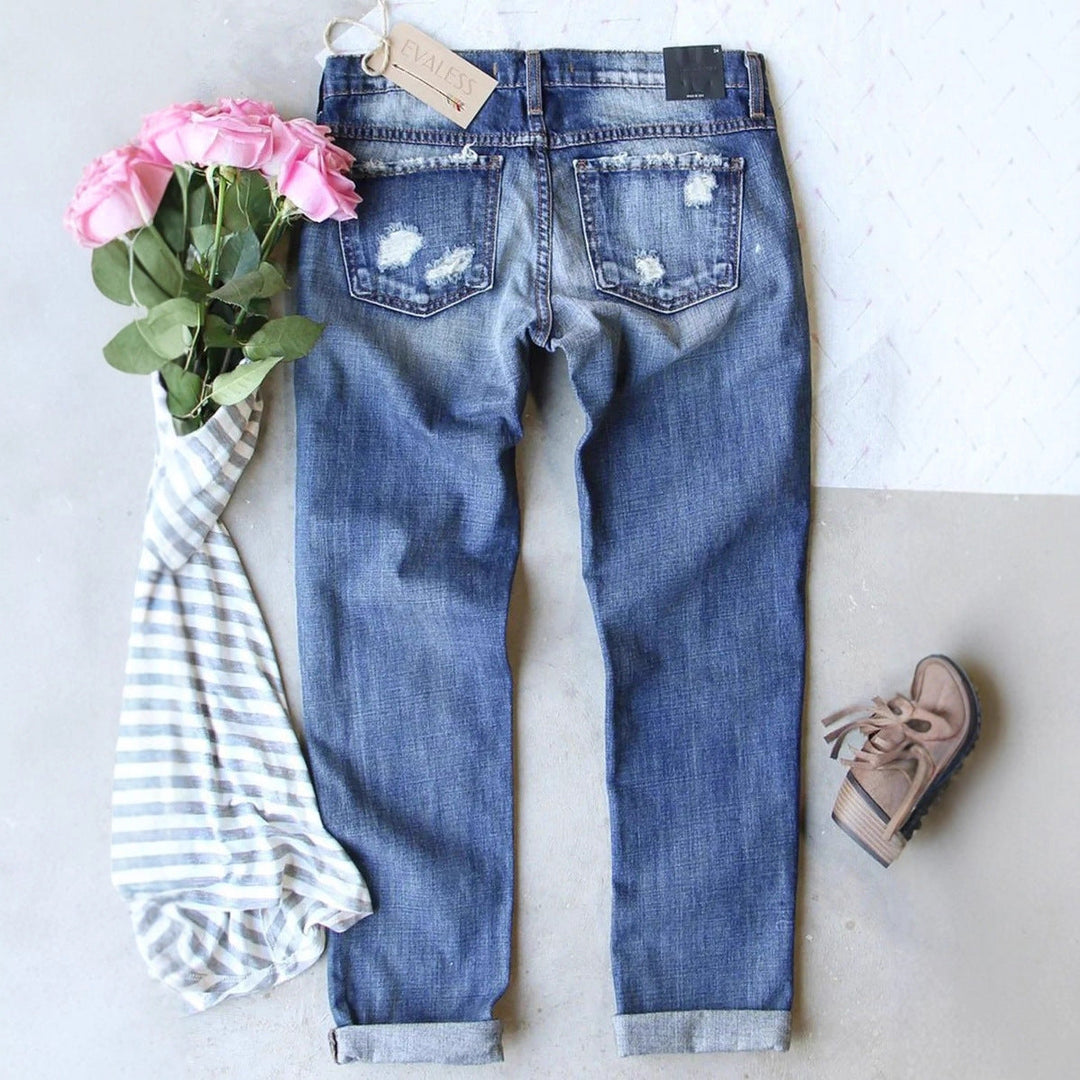 Damen Ripped Jeans mit modischen Patches und lässigem Schnitt
