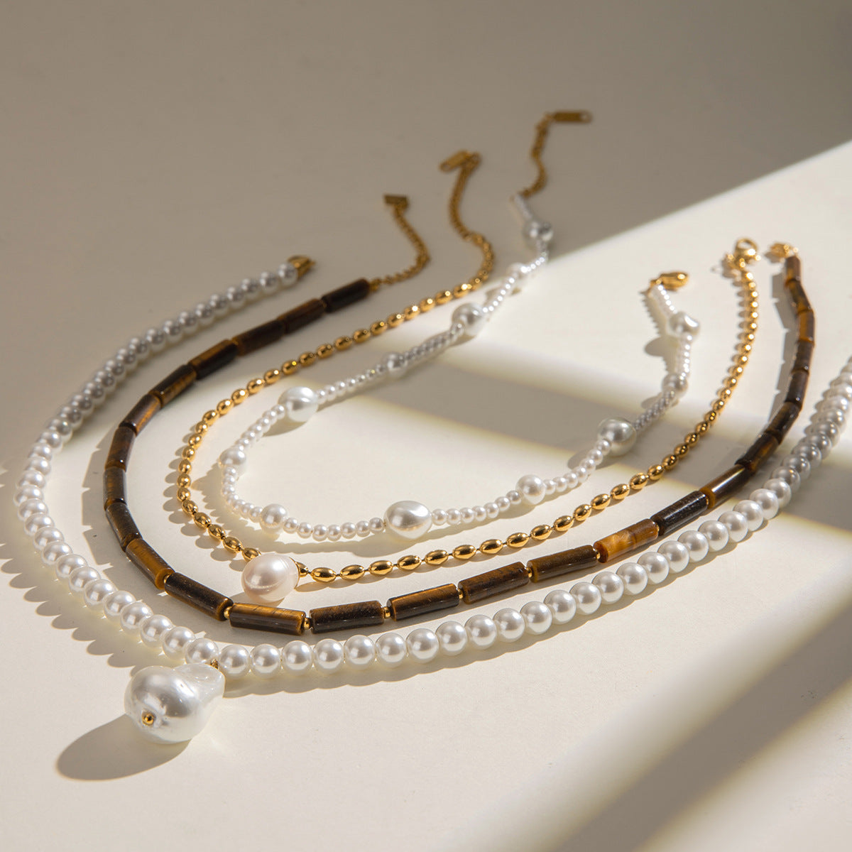 Damen Halskette mit elegantem Perlenanhänger und hypoallergenem Design Shop Nory