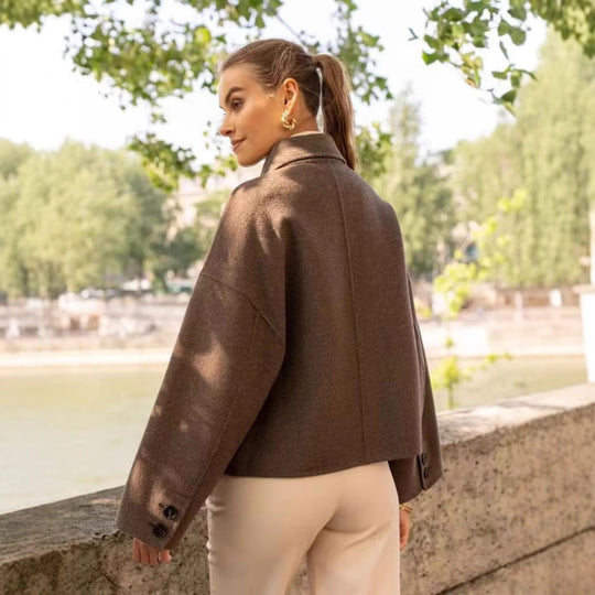 Damen Kurzjacke aus Wollmix im Boxy‑Caban‑Stil mit Hemdkragen und Eingrifftaschen Shop Nory