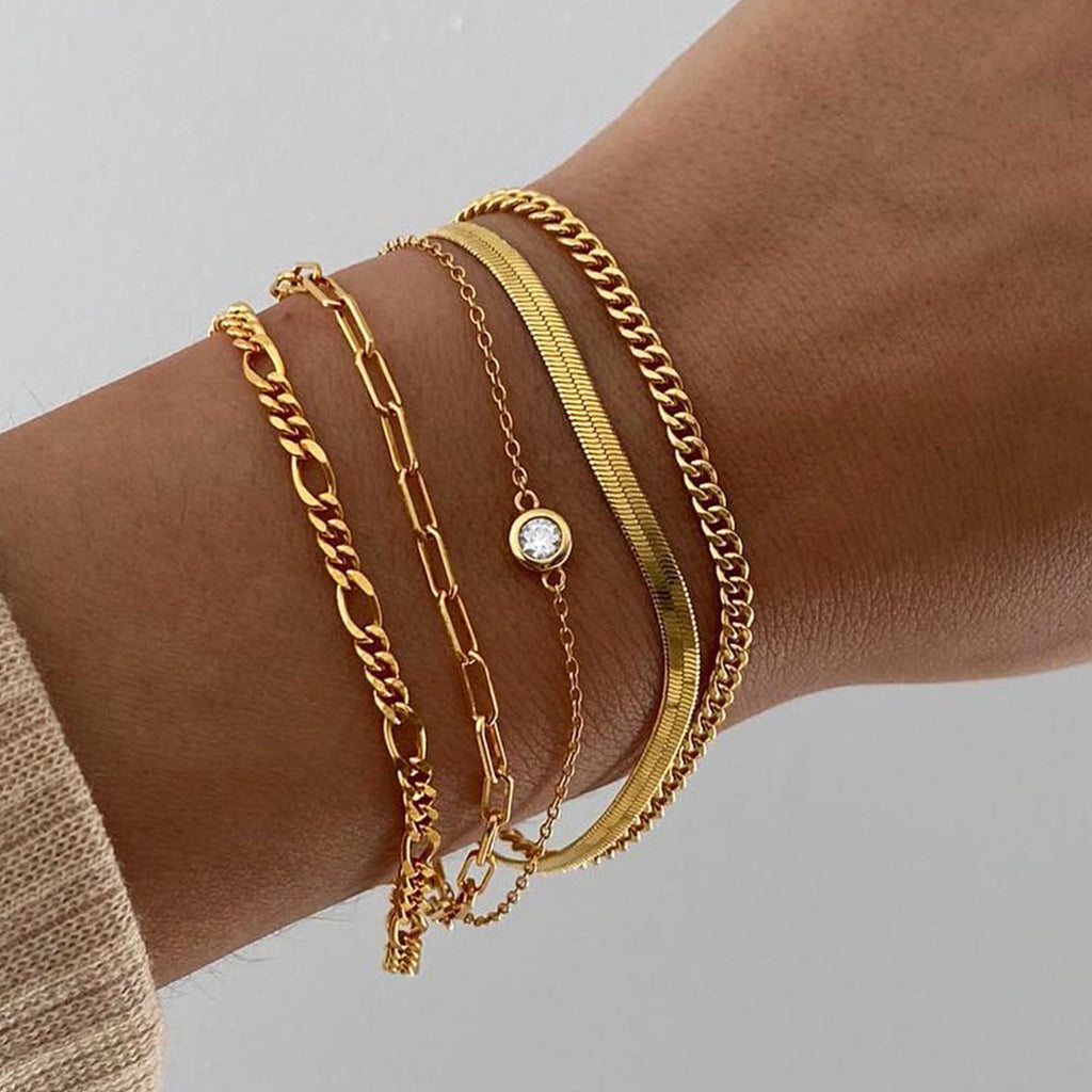 Damen-Armband-Set mit eleganten, mehrlagigen Ketten und feinen Details Shop Nory