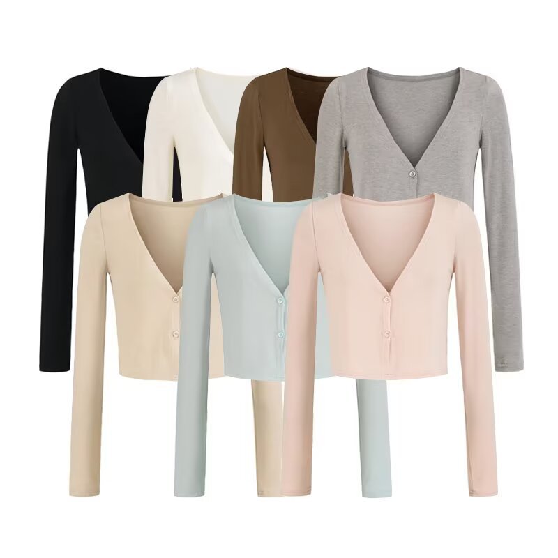 Damen Kurzer Feinstrick-Cardigan mit tiefem V-Ausschnitt und knöpfbarer Front Shop Nory