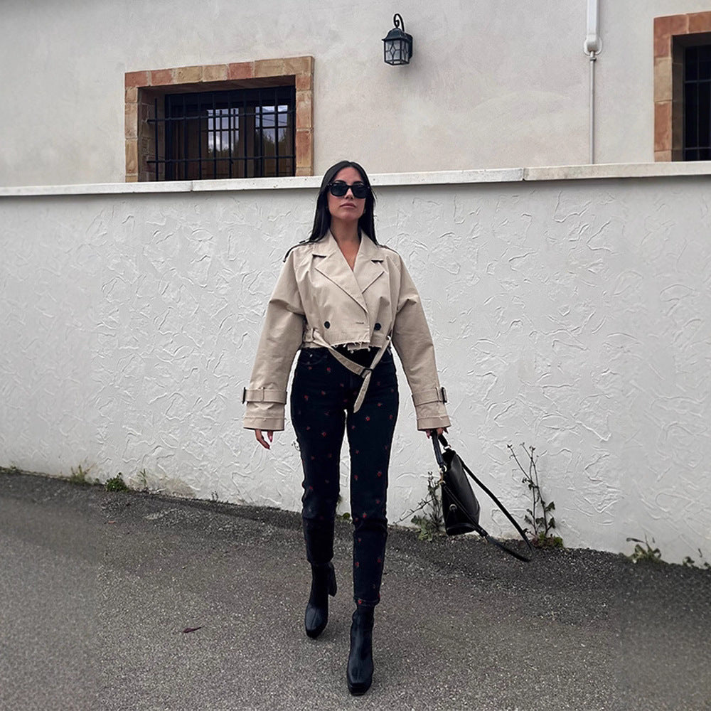 Damen Kurzgeschnittener Trench-Cropped-Mantel mit Taillengürtel, Oversize-Ärmeln und ausgefranstem Saum Shop Nory
