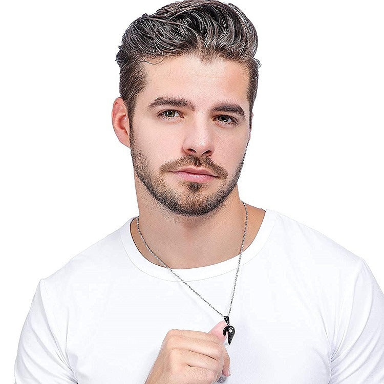 Damen Herzanhänger-Halskette mit gravierten Botschaften und funkelnden Zirkonia Shop Nory