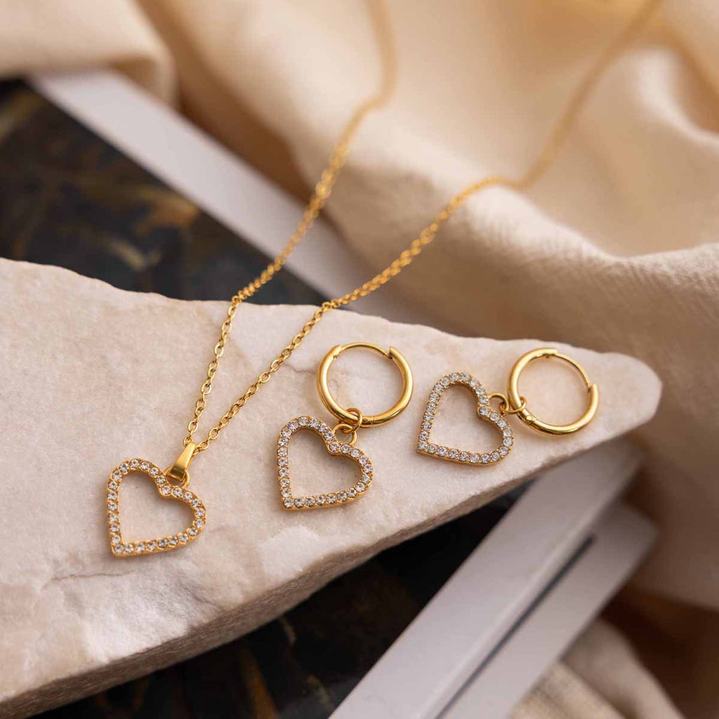 Damen Halskette mit herzförmigem Anhänger und funkelnden Zirkonsteinen Shop Nory