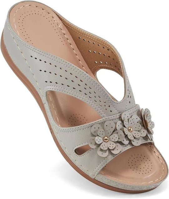 Damen Orthopädische Lederimitat-Pantolette mit Blumen‑Applikation und perforiertem Obermaterial Shop Nory
