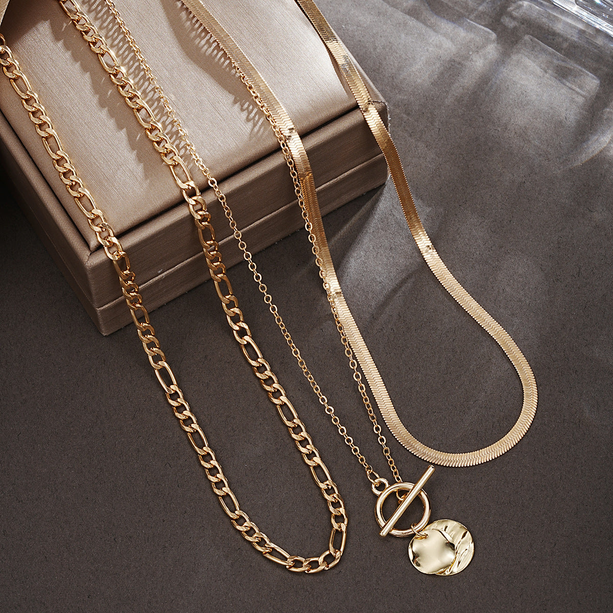 Damen mehrlagige Halskette mit eleganten Goldakzenten Shop Nory
