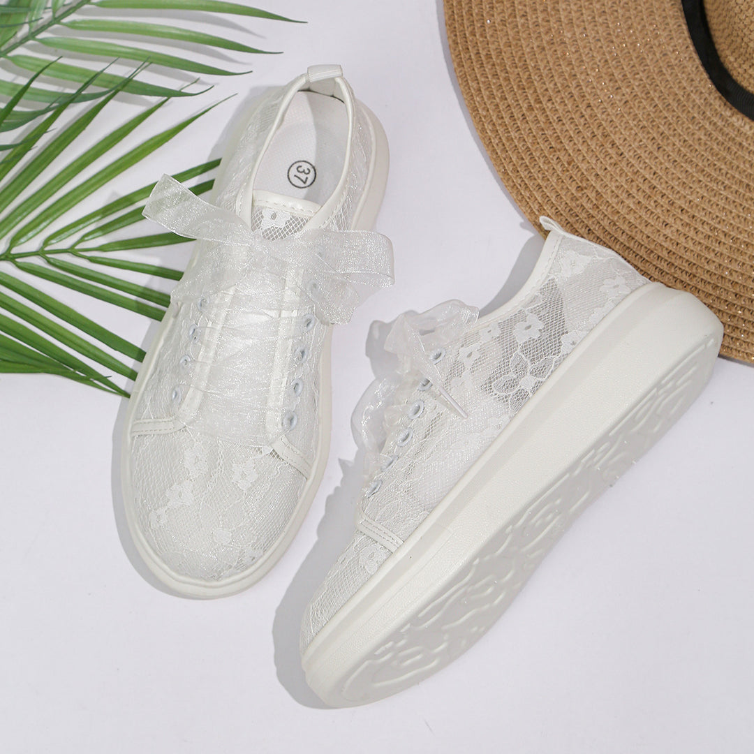 Damen Plateau-Sneaker mit Spitzen-Overlay und transparenten Organzabändern Shop Nory