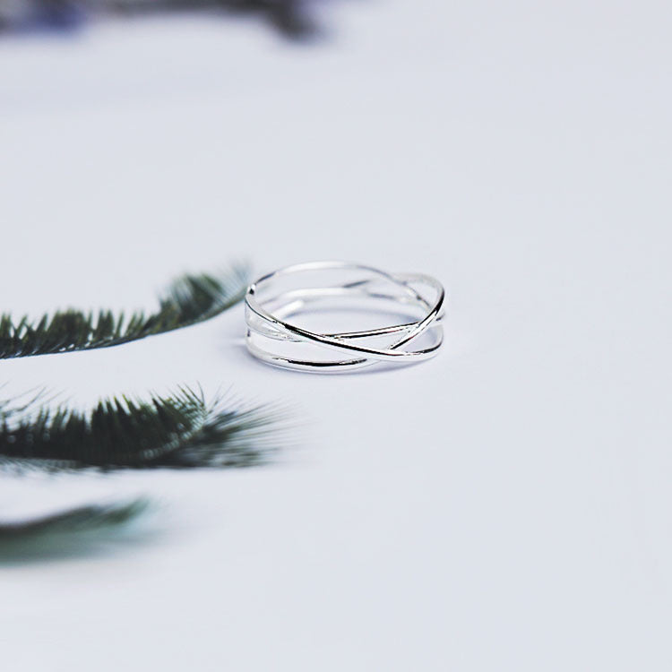 Damen eleganter Ring mit stilvollem, geschwungenem Design Shop Nory