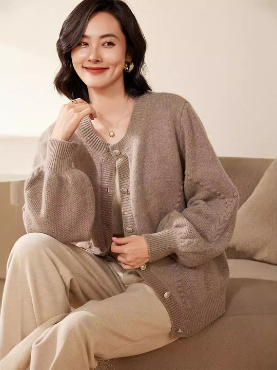 Damen Strickcardigan mit Strukturmuster, Ballonärmeln und Perlmuttknopfleiste Shop Nory