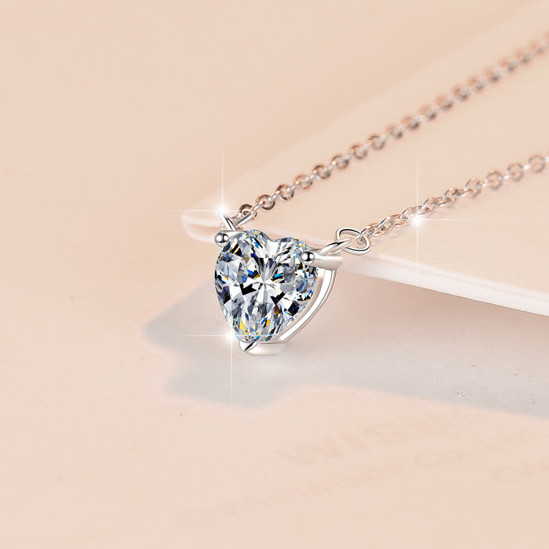 Damen Halskette mit funkelndem Herzanhänger und hochwertigem Zirkonia Shop Nory