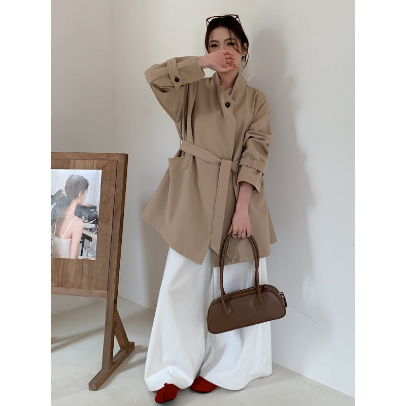 Damen Kurzer Oversize-Mantel mit Bindegürtel, breiten Pattentaschen und legerer Schulter Shop Nory