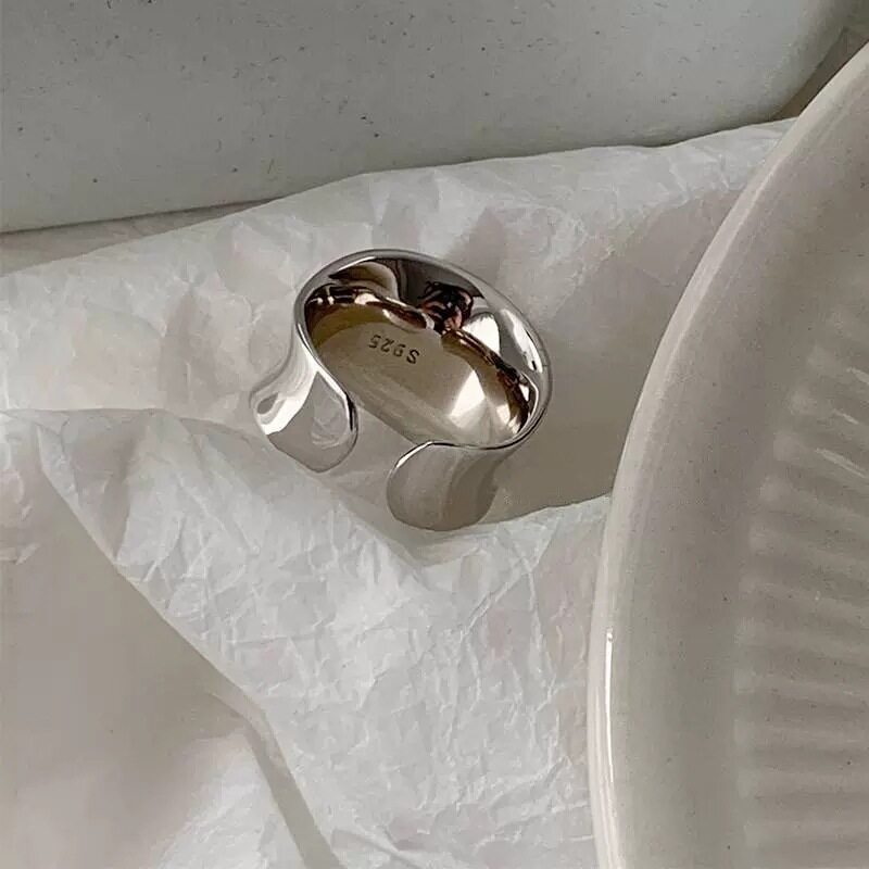 Damen eleganter und minimalistisch gestalteter Ring Shop Nory