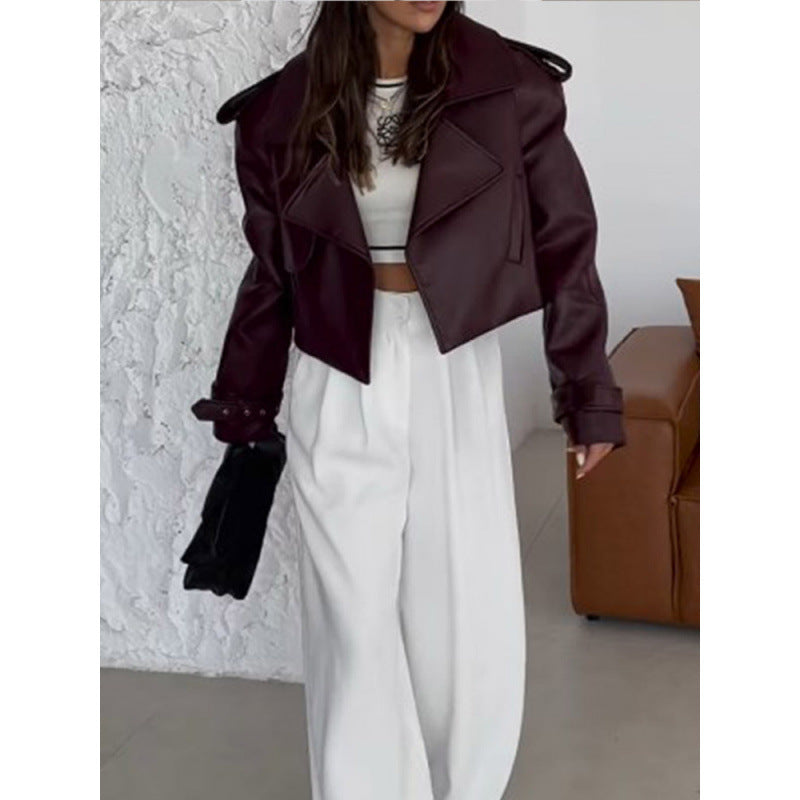 Damen Cropped-Bikerjacke aus Kunstleder mit übergroßem Revers, verstellbaren Manschetten und Epauletten Shop Nory