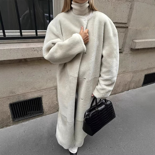 Damen Maxilanger Oversize-Teddymantel mit minimalistischem Stehkragen und verdeckter Druckknopfleiste Shop Nory