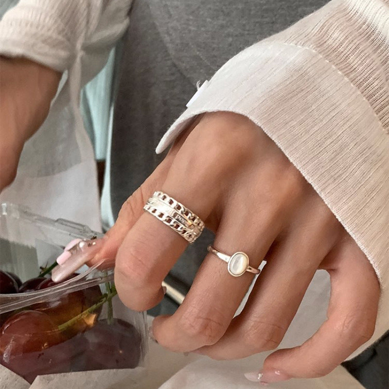 Damenring mit ovalem Stil und zarter Perle Shop Nory