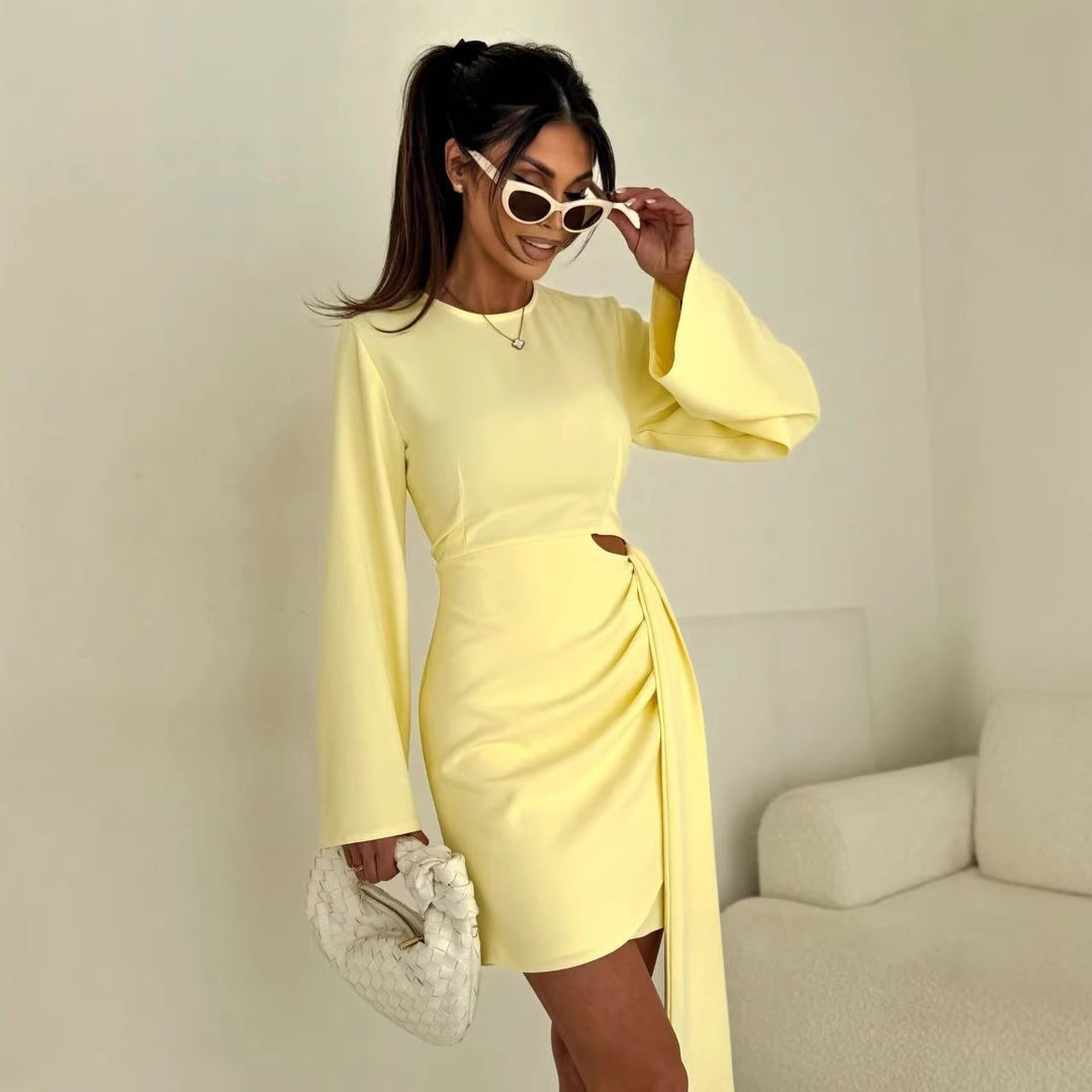 Damen Elegantes Wickel‑Minikleid mit seitlicher Tailleöffnung, weiten Trompetenärmeln und drapierter Taillenpartie Shop Nory