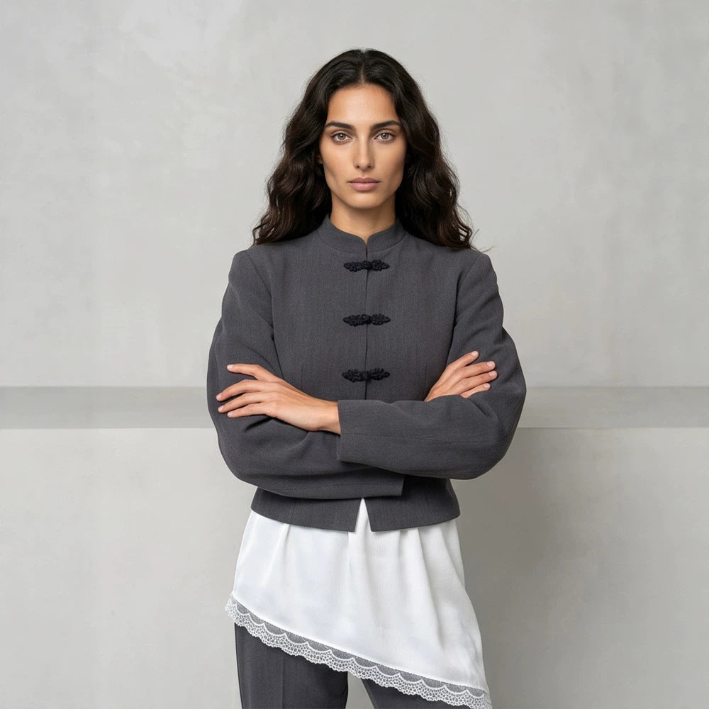 Damen Taillierter Cropped-Blazer mit Mandarin-Kragen und Zierknotenverschluss Shop Nory