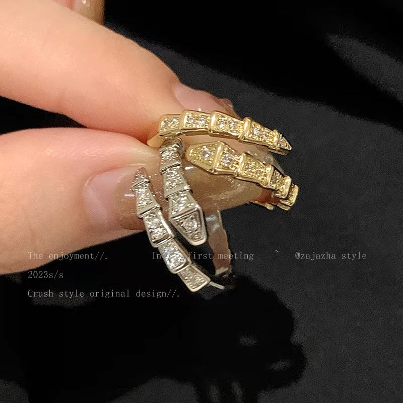 Damen Ring mit modernem geometrischem Design und funkelnden Zirkonia Shop Nory