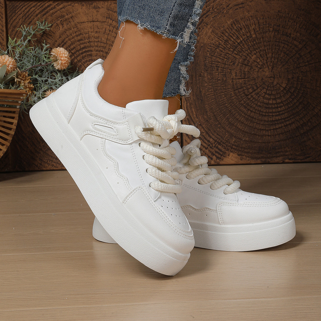 Damen Plateau-Sneaker mit dicker Laufsohle, übergroßen Schnürsenkeln und gepolstertem Knöchelbereich Shop Nory