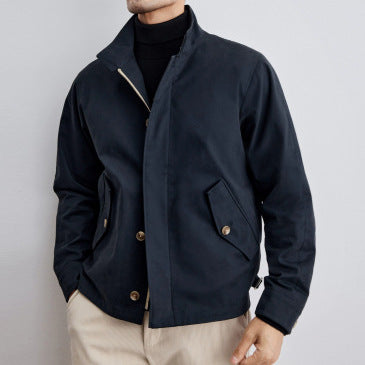 Herren Kurzblouson im Military-Style aus technischem Baumwollmischgewebe mit Stehkragen und verdeckter Reißverschlussblende Shop Nory