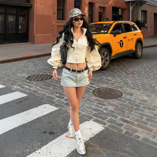 Damen Cropped-Steppjacke mit taillierter Silhouette, strukturierter Waffeloptik und Ballonärmeln Shop Nory