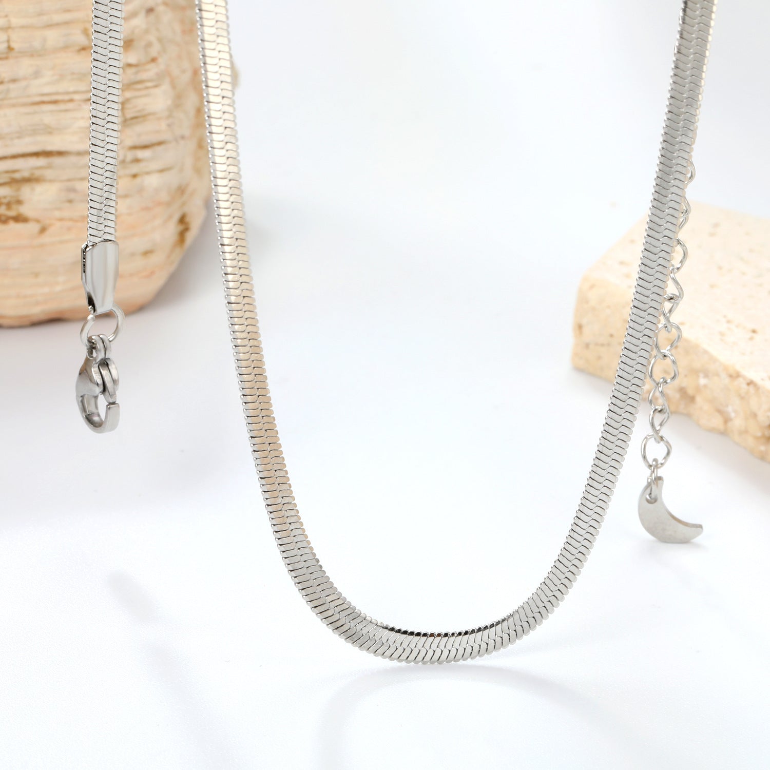Damen Edelstahl Halskette mit elegantem Schlangenmuster Shop Nory