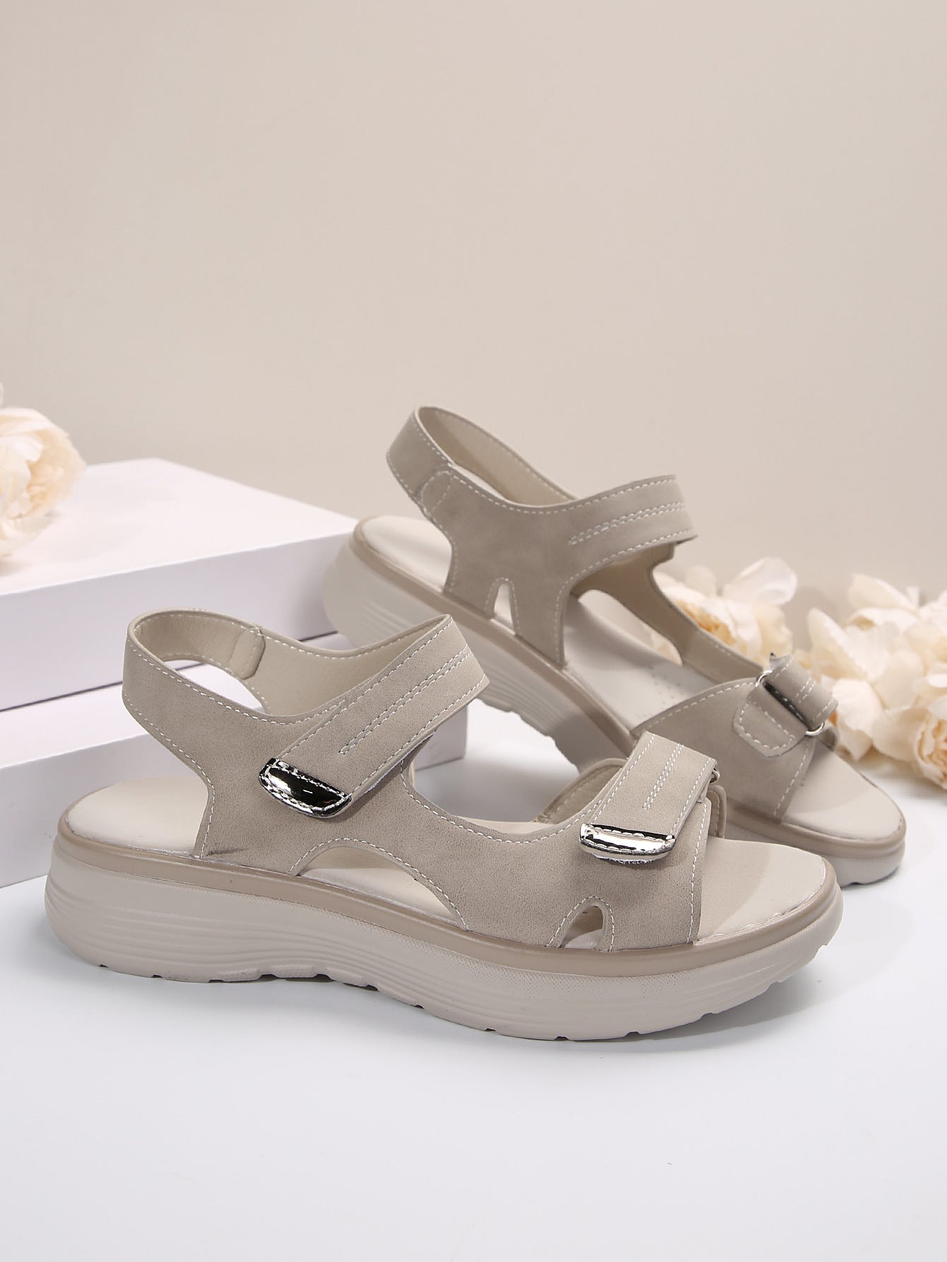 Damen Komfortable Riemensandalen mit verstellbarem Klettverschluss und ergonomischer Sohle