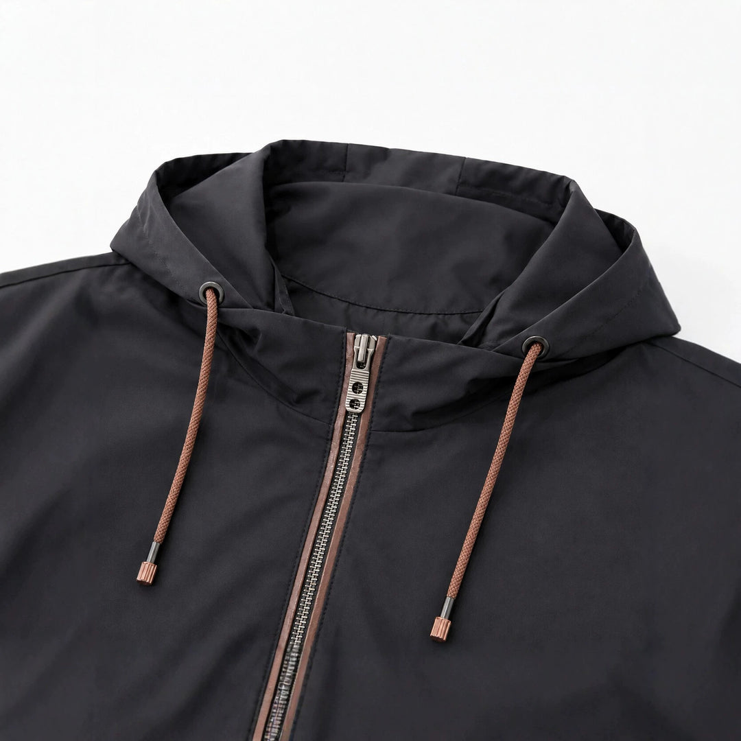 Herren Leichte Softshell‑Hoodiejacke mit wasserabweisender Außenlage, Lederapplikationen und Reißverschlusstaschen Shop Nory