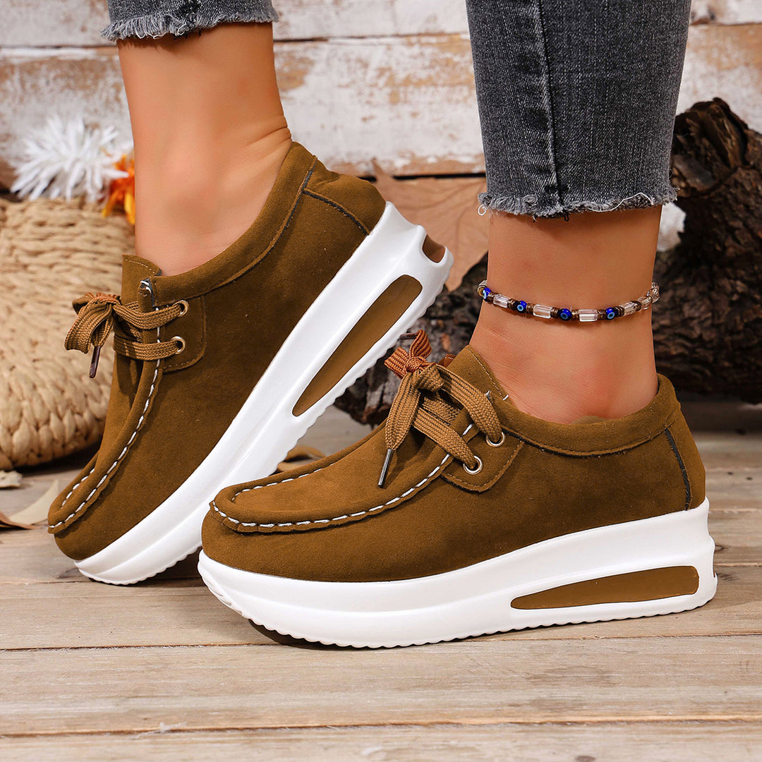 Damen Bequeme Keil‑Plateau‑Sneaker mit Wildlederoptik und gepolstertem Komfortfußbett Shop Nory