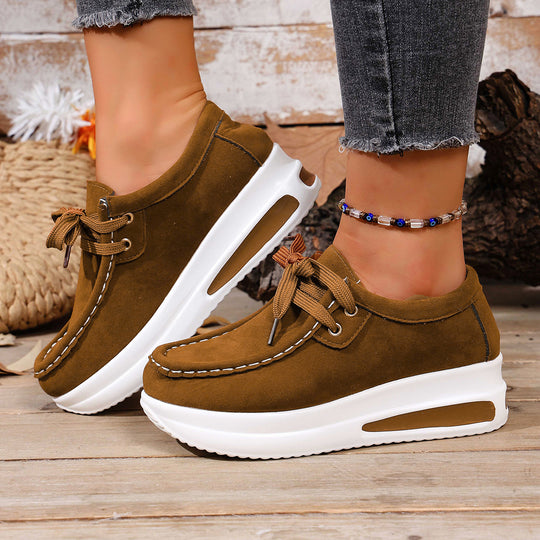 Damen Bequeme Keil‑Plateau‑Sneaker mit Wildlederoptik und gepolstertem Komfortfußbett Shop Nory