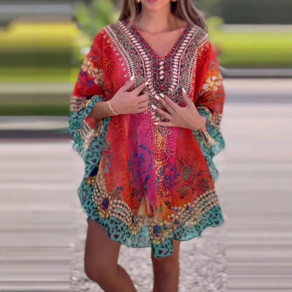 Damen Strandkleid Im Farbenfrohen Boho-Stil mit Verspieltem Design und Tiefem V-Ausschnitt