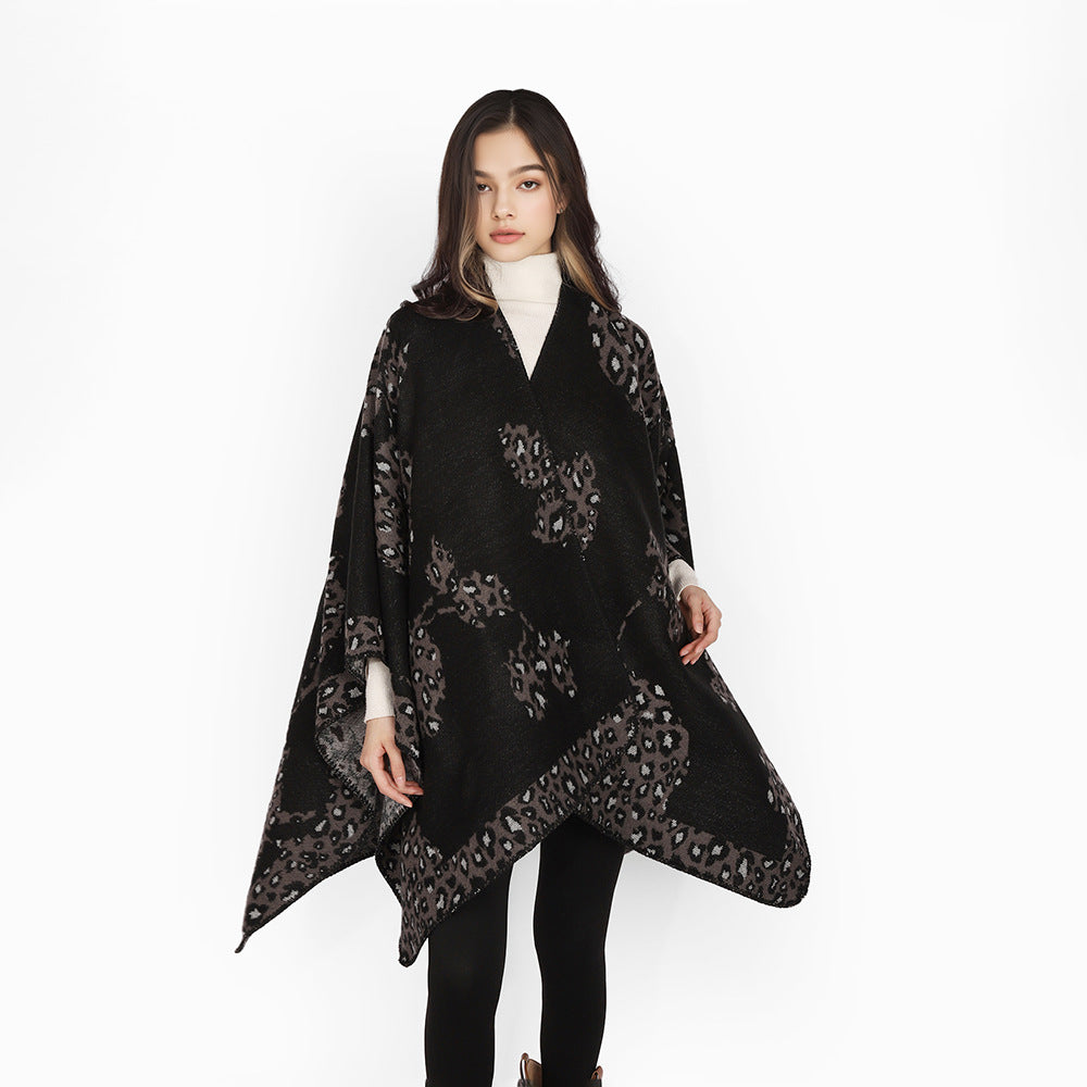 Damen Wolloptik-Überwurf mit gewebtem Leopard-Jacquard und offenem Zipfelrand Shop Nory