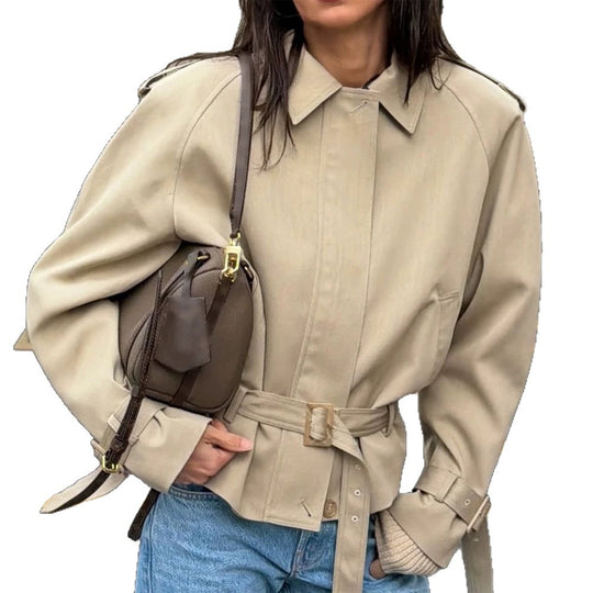 Damen Taillierte Kurz-Trenchjacke mit Bindegürtel, Raglanärmeln und verdeckter Knopfleiste Shop Nory