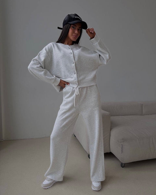 Damen Zweiteiliges Loungewear-Set aus Sweat mit geknöpfter Cropped-Jacke und weiter Kordelzughose Shop Nory