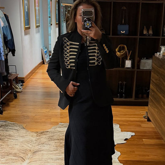 Damen Militärischer Kurzblazer mit goldener Kordel‑Litzenverzierung und Zierriegeln Shop Nory