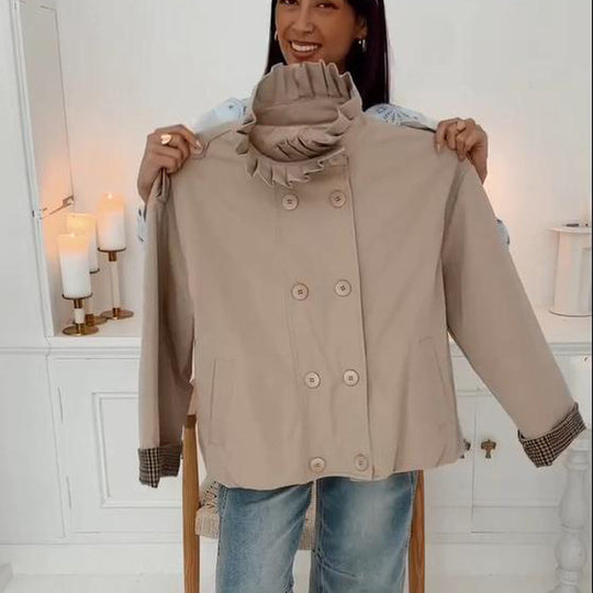 Damen Kurz geschnittene Boxy-Utility-Jacke mit plissiertem Kragen und Karo-Innenmanschetten Shop Nory