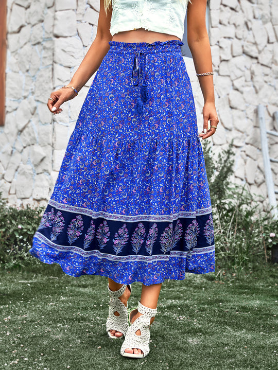Damen nan leichter Stufen-Maxirock mit elastischem Rüschenbund, Kordel-Tassel und zartem Paisley-Print Shop Nory