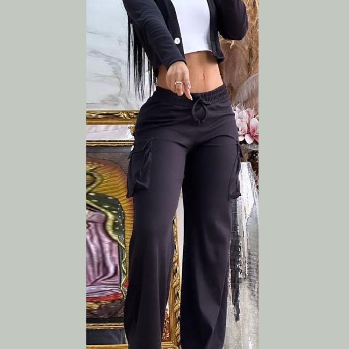 Damen Lounge-Set mit weicher Cargo-Sweathose mit weitem Bein und Cropped-Cardigan Shop Nory