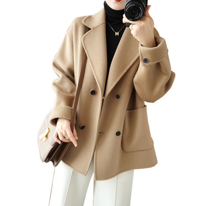 Damen Kurzer doppeltreihiger Wollmix-Mantel mit Reverskragen und kastiger Oversize‑Silhouette Shop Nory