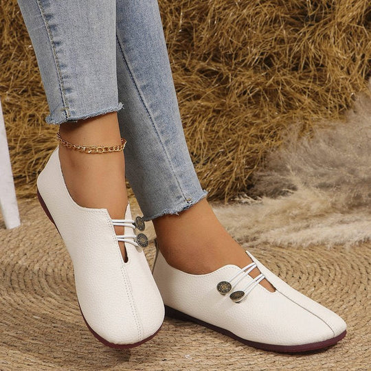 Damen komfortable Slipper mit modischen Knopfdetails