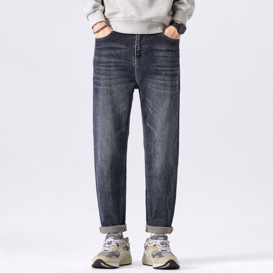 Herren konisch geschnittene Denimhose mit mittlerer Leibhöhe, relaxed Fit und dezenter Used-Optik Shop Nory