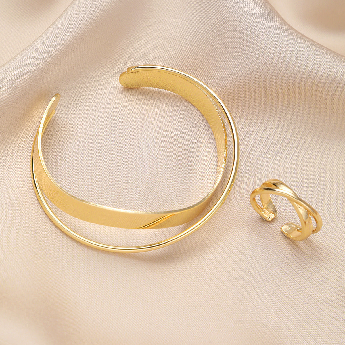 Damen modisches Armband- und Ring-Set mit eleganten Designs Shop Nory