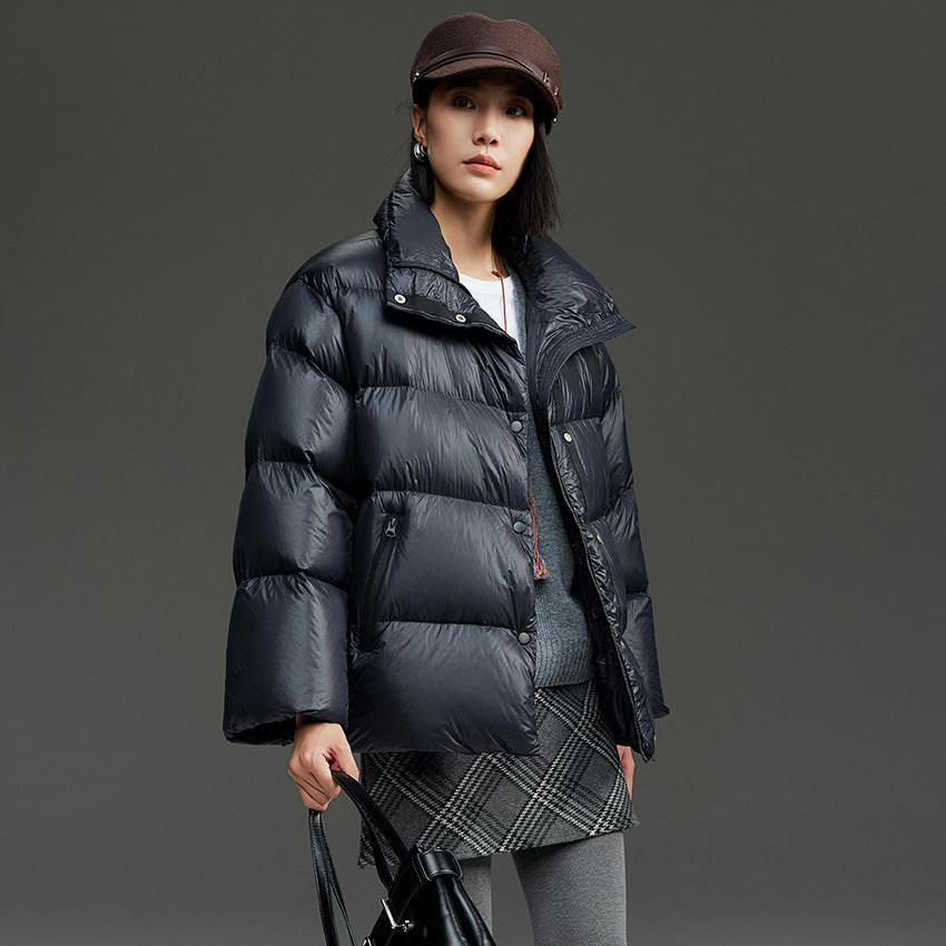 Damen Kurz geschnittene gesteppte Daunenjacke mit hohem Stehkragen, Boxy-Silhouette und Druckknöpfen Shop Nory