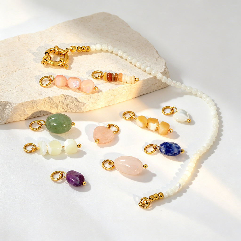 Damen Anhänger mit natürlichem Stein und goldenem Akzent Shop Nory