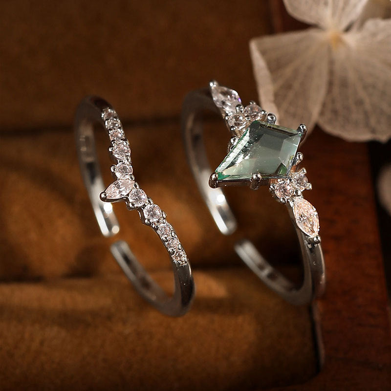 Damen Verführerischer Ring mit funkelnden Kristallen und einzigartigem Steindesign Shop Nory